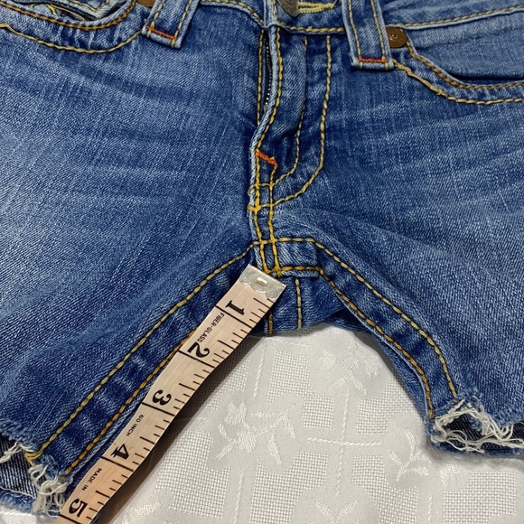 Cute & Casual True Religion denim shorts - Picture 10 of 12